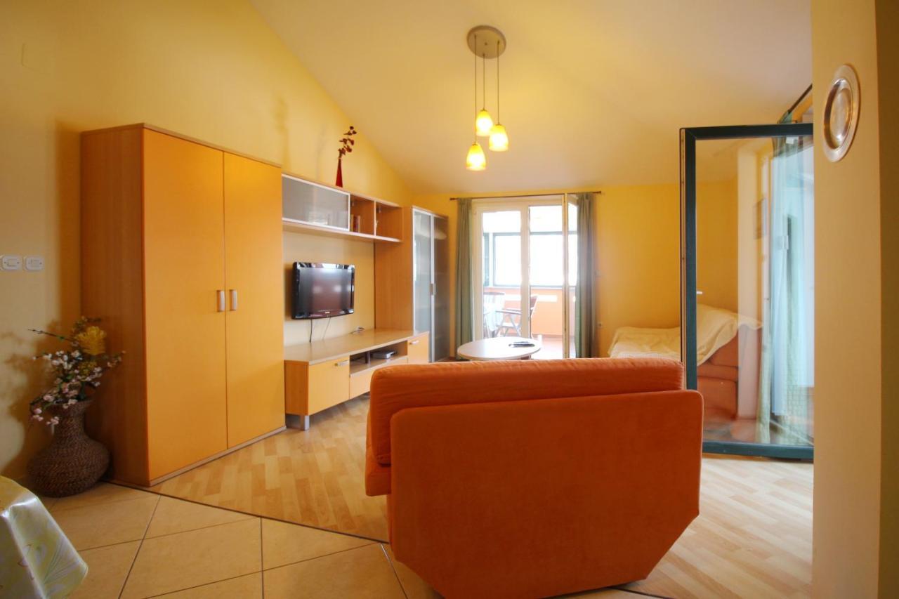 Apartments Pintar Zarok Baška Eksteriør bilde