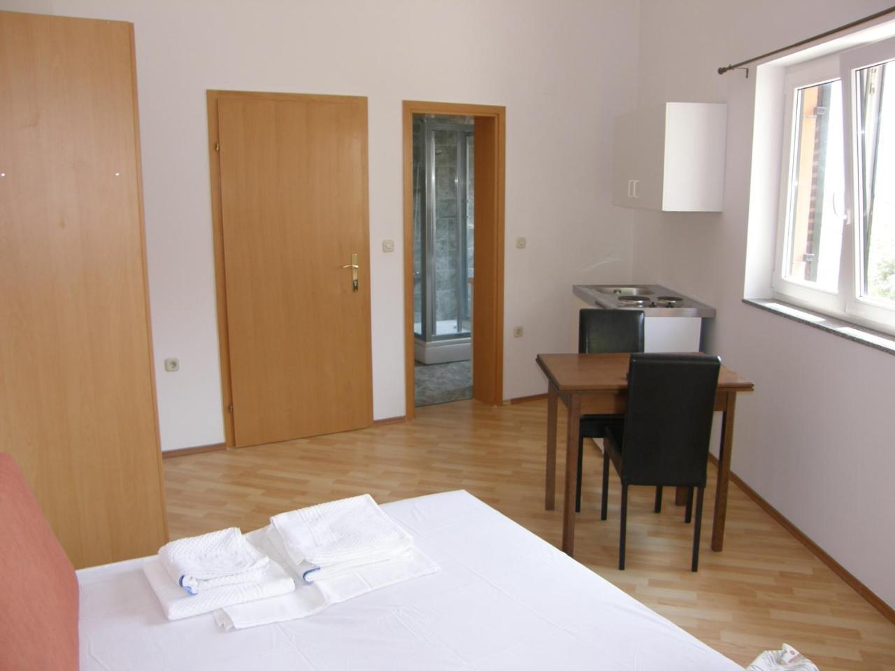 Apartments Pintar Zarok Baška Eksteriør bilde