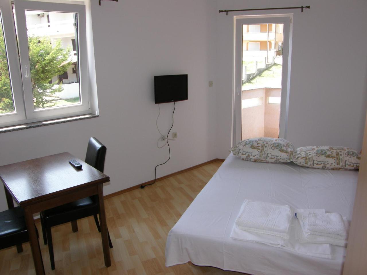 Apartments Pintar Zarok Baška Eksteriør bilde