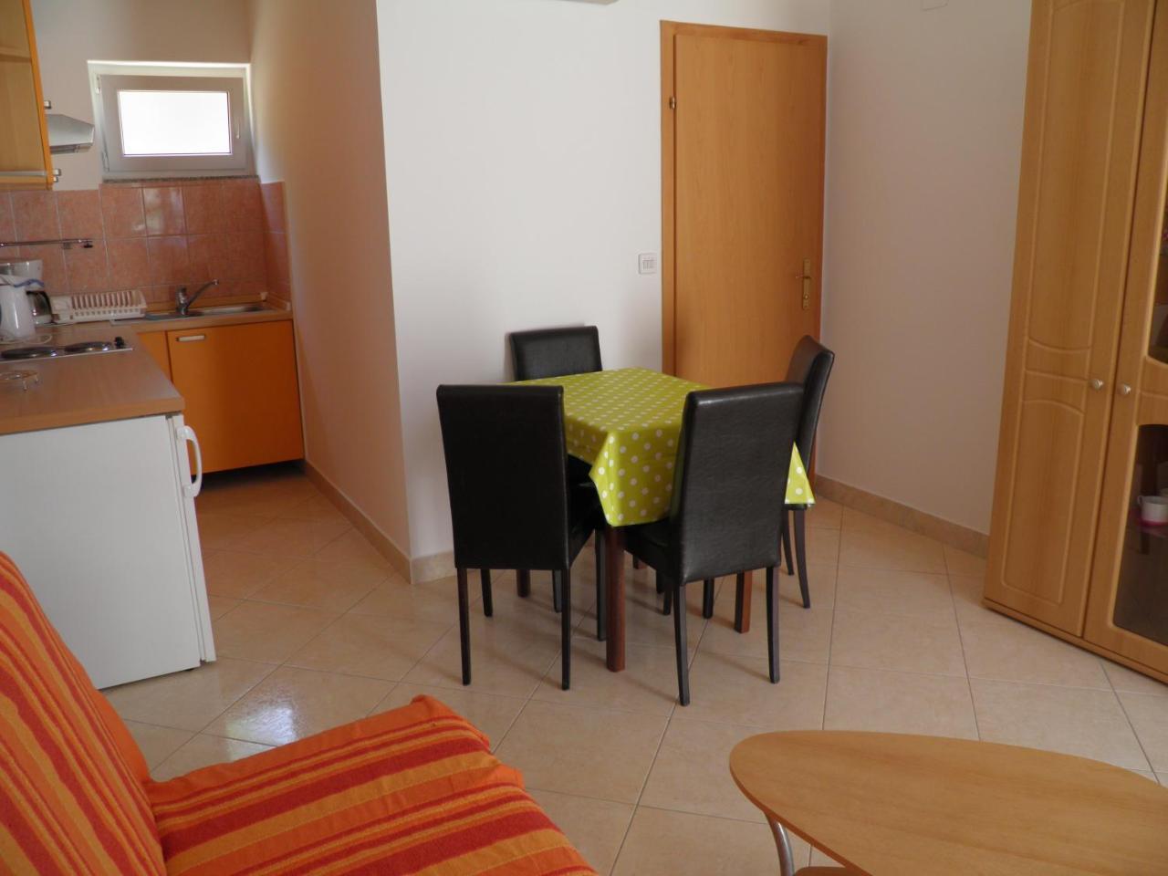 Apartments Pintar Zarok Baška Eksteriør bilde