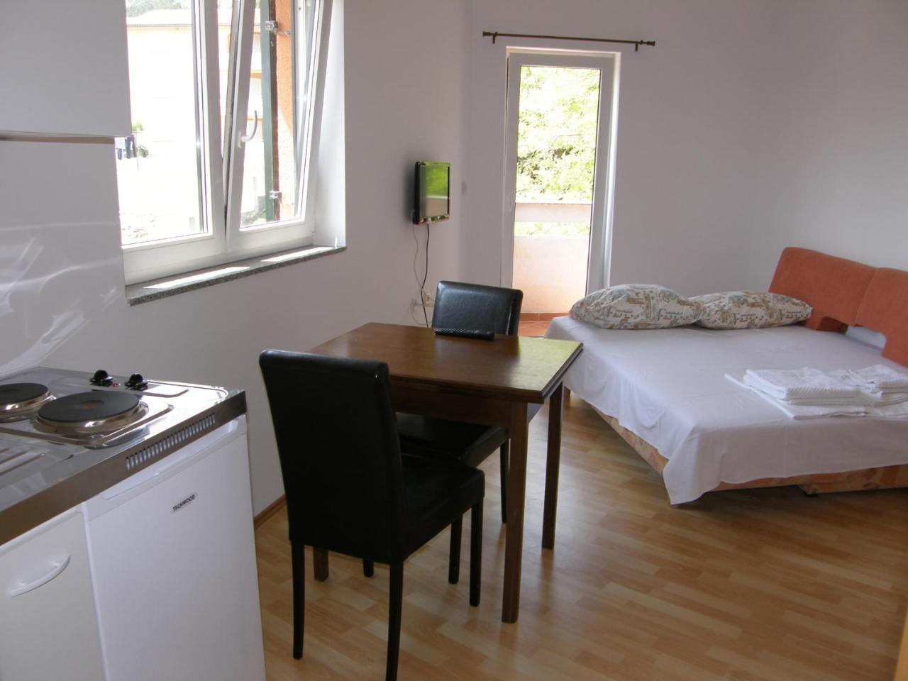 Apartments Pintar Zarok Baška Eksteriør bilde